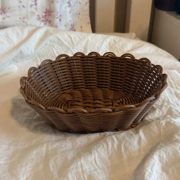 Brown woven basket storage reeds bowl organization - Picture 2 of 4